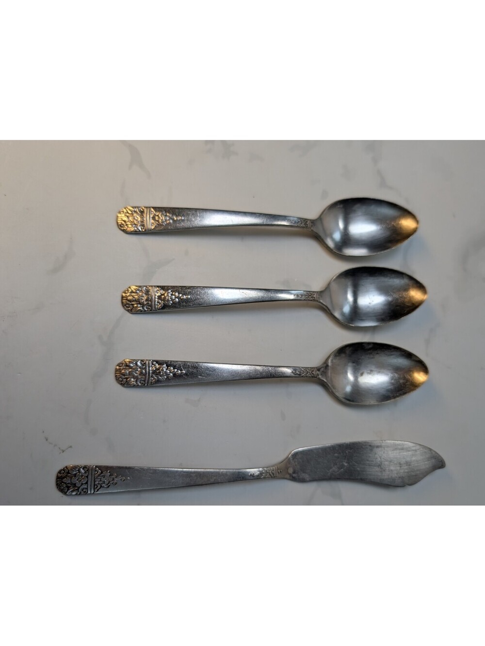 Wm A Rogers Margate 1938 Silverplate Teaspoons Set of 3 + Master Butter Knife